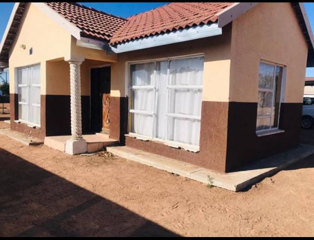 3 BEDROOM HOUSE FOR SALE IN MOLETJI